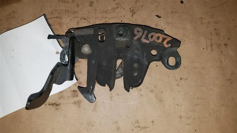 Nissan Máxima 2007 pestillo del capó Foto 2 de 4