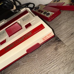 Nintendo Family Computer Famicom Console System with Games Cib Complete
