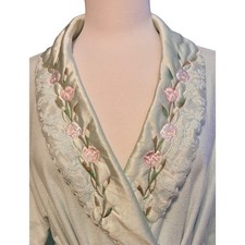 Vanity Fair Long Robe Womens Large Mint Green Excellent Floral Lace Embroidered
