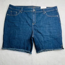 NWT So Slimming By Chico's Womens Blue Denim Girlfriend Shorts Size 3.5 US 18