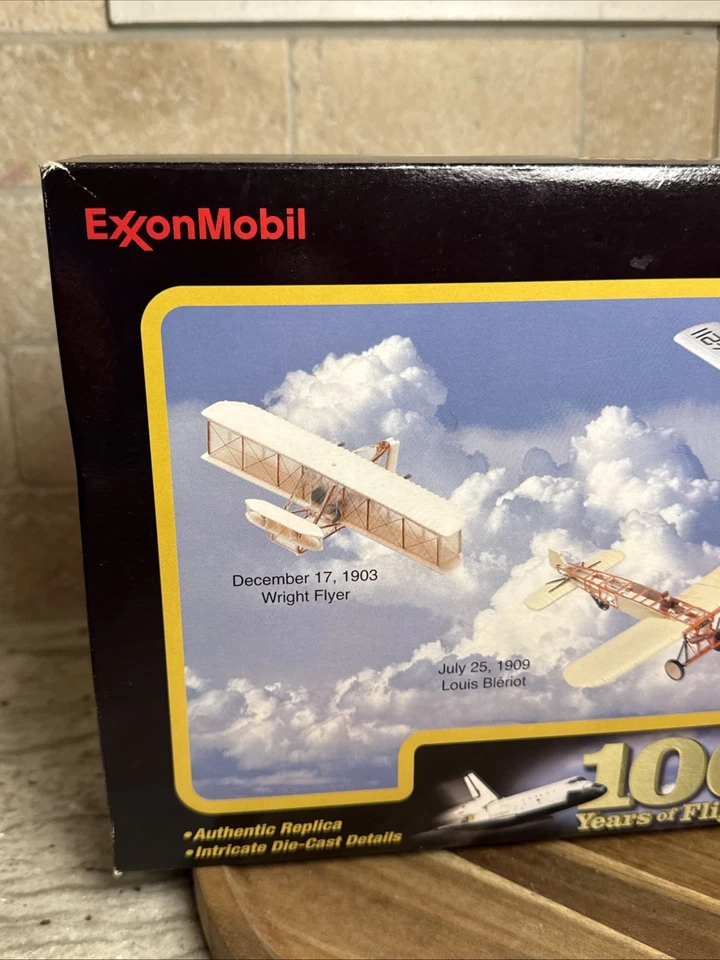 100 Years of Flight Pioneering Years Airplane Set Corgi Showcase Collection - Image 2 of 4