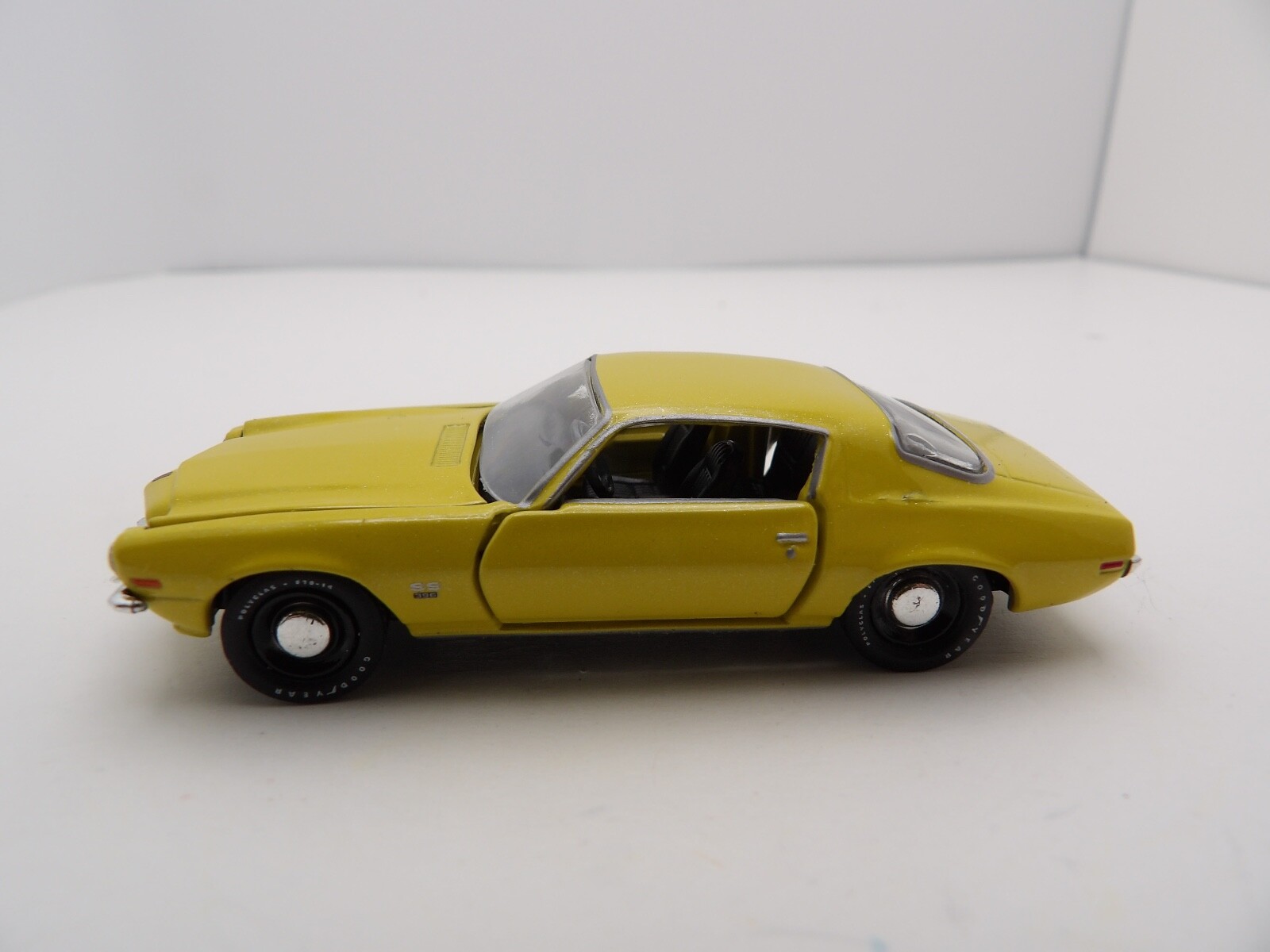 1971 CHEVY CAMARO SS 396         2017 CASTLINE M2 MACHINES DETROIT-MUSCLE   1:64