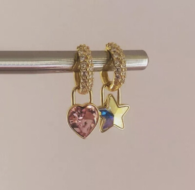 Swarovski Kristall Herz und Stern Vorhängeschloss Charm Huggies Ohrringe 14k vergoldet