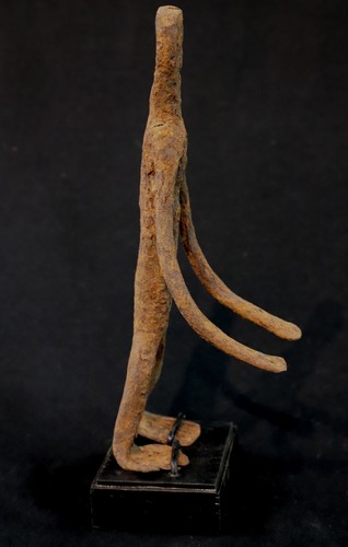 Art Africain - Ancienne Figurine en Fer Lobi sur Socle Pièce d'Autel - 19.5 Cms - Photo 3 sur 10