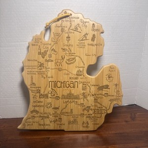 Michigan Shaped Bamboo Cutting Board Charcuterie Cheese Serving Map Engraved
