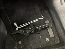 Used Floor Jack Fits 2022 Mazda Cx-5 Grade A Used Floor Jack Fits 2022 Mazda Cx-5 Grade A