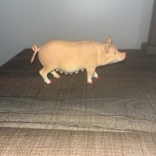 Vintage Greenbrier International pig sow plastic figure Farm Hog Animal Detailed
