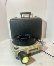 Kodak Ektagraphic Slide Projector AF-1 with Carousal and Remote W/Case