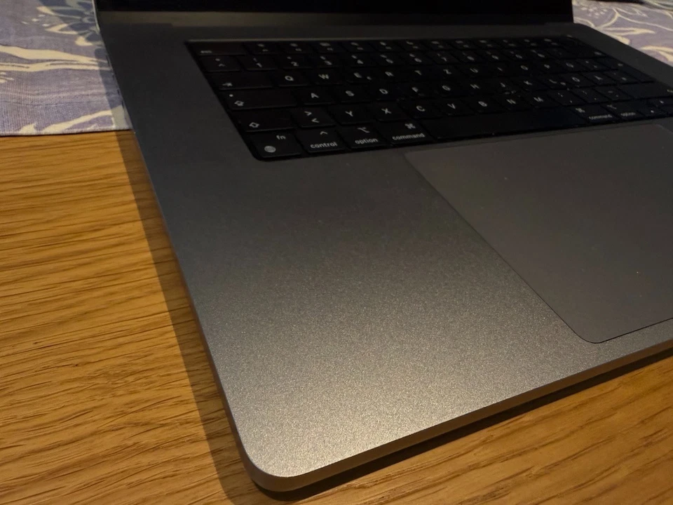 Apple MacBook Pro 16" M2 Max · 32GB · 1TB, Foto 3 von 5