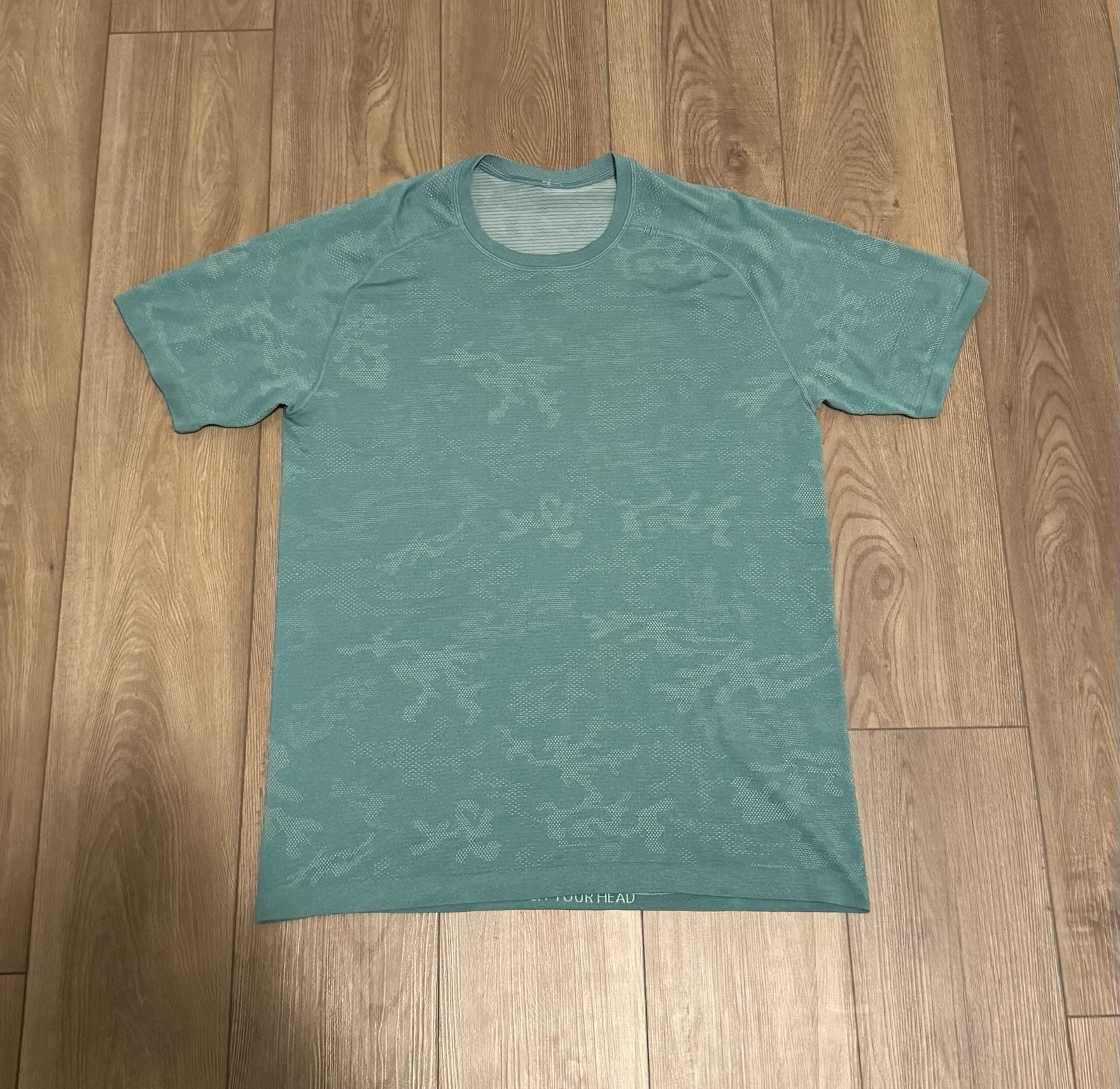 Lululemon Metal Vent Tech Shirt Mens Large Green Camo Athletic Gym Excellent