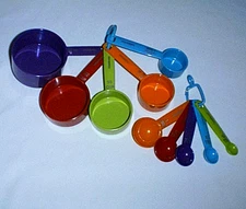 FARBERWARE Set of 4 Measuring Cups, Coffee Scoop, 5 Measuring Spoons on Ring NEW