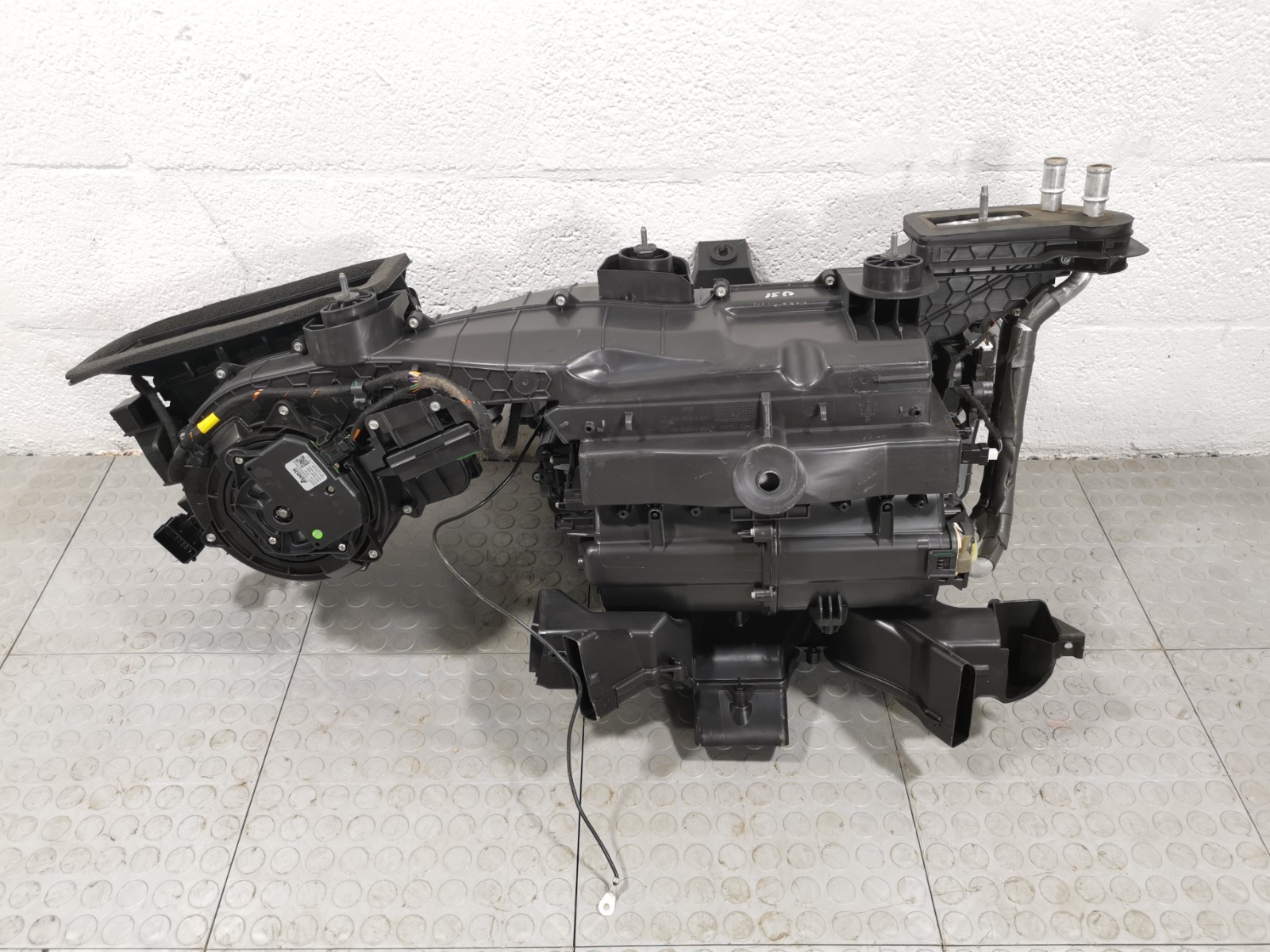 Maserati Ghibli 2019 M156E RWD 3.0L HVAC AC Climate Heater Blower Box 6701091360