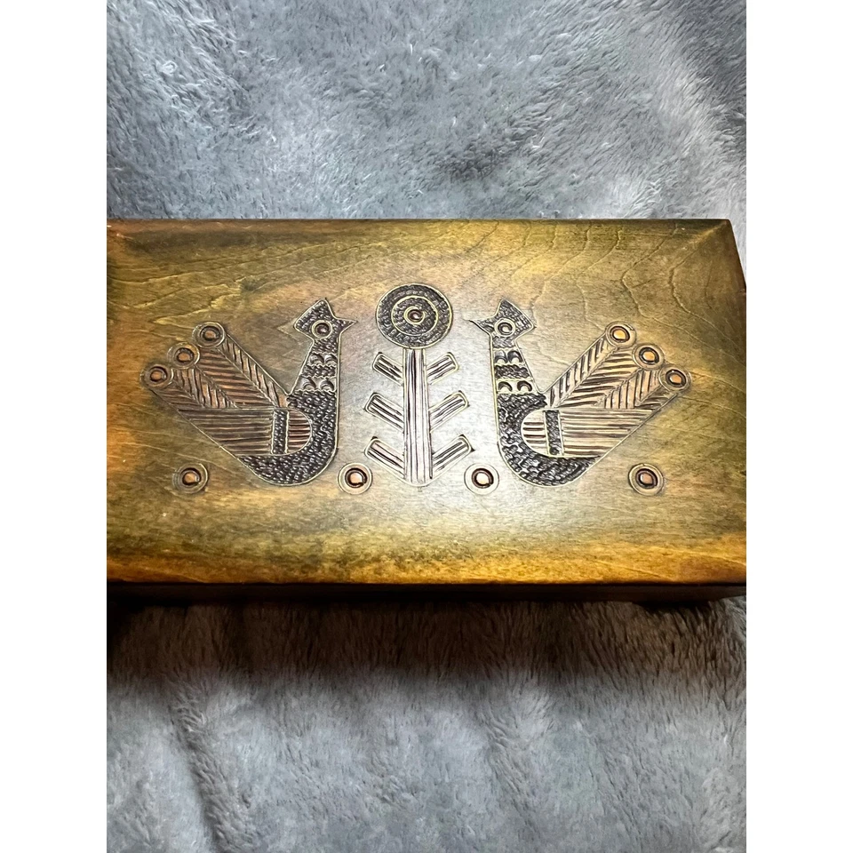 Vintage Wooden Trinket Box Decorative Bird Folk Art Carved Lid Hinged Storage - Image 2 of 4