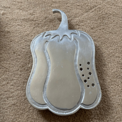 Crate & Barrel Pepper Trivet 221-867 Made In India