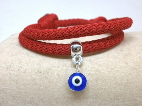 Un Petit Rouge Pétant Pour Ce Bracelet Rigide à Cristal Solitaire !
