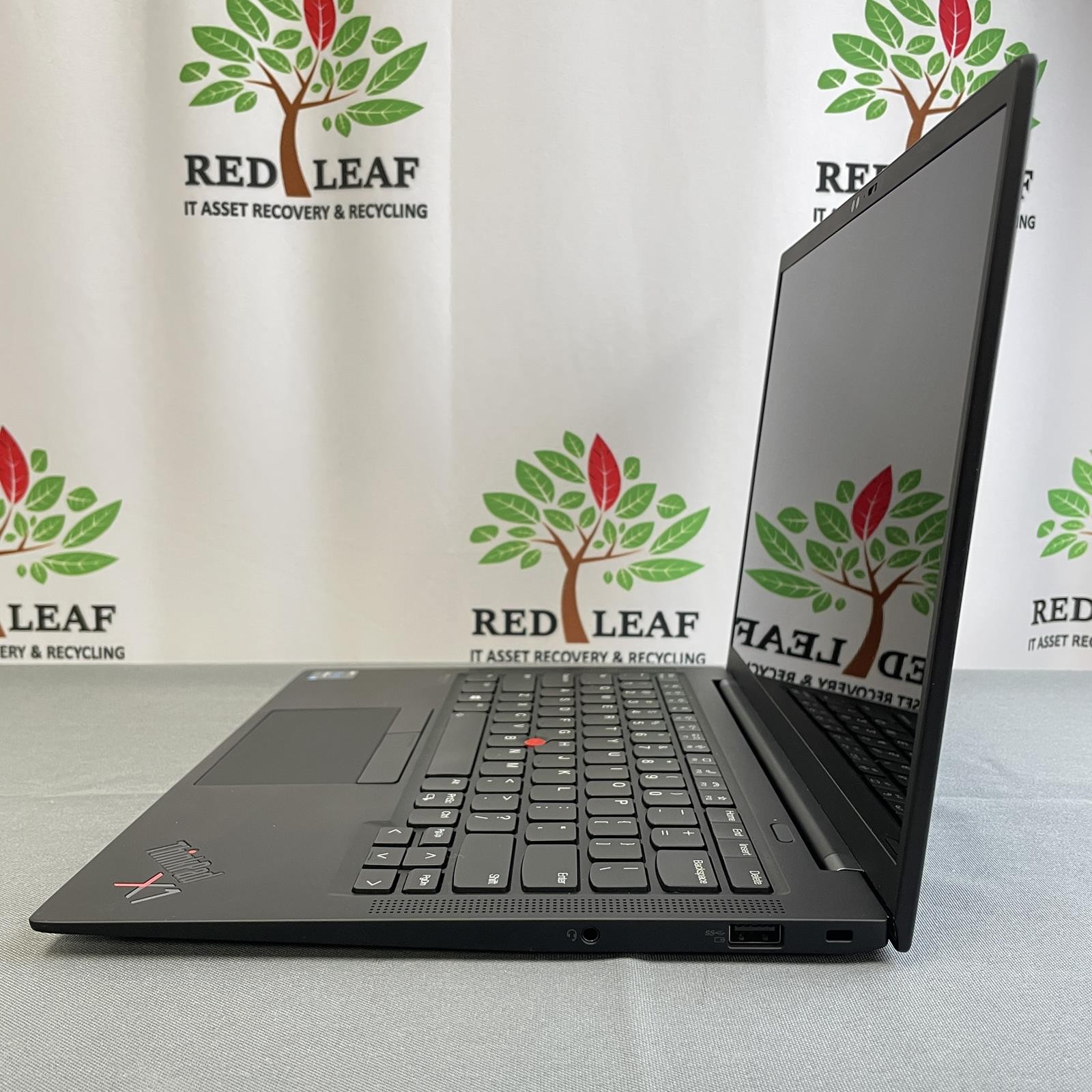 LENOVO ThinkPad X1 Carbon Gen 9, 14-Inch Laptop, with Core i7 1185G7, None NVMe (Non-Volatile Memory Express), Windows 11 Pro