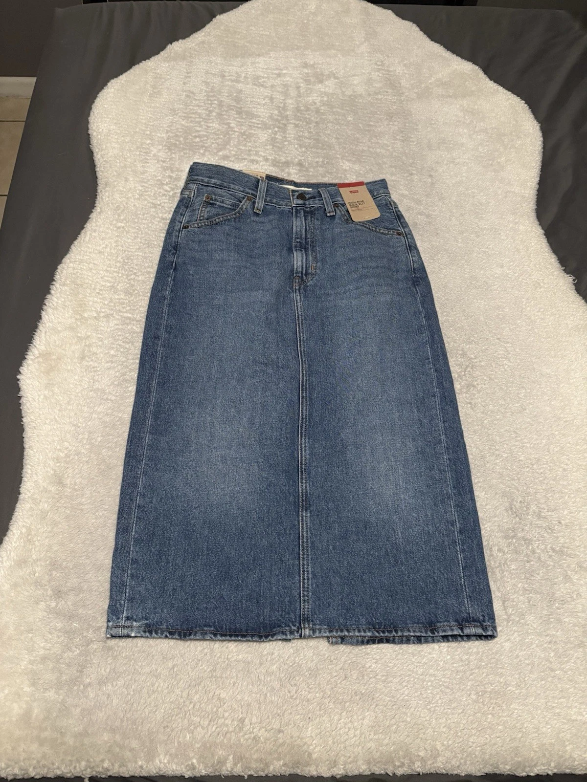 New Levi’s Women’s High Rise Western Denim Skirt Back Slit Size 26 NWT