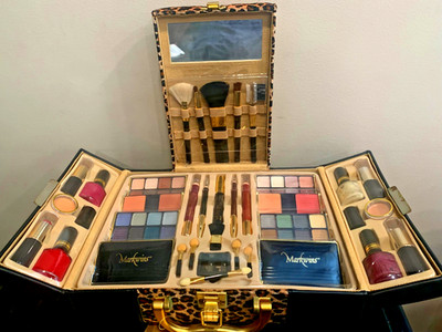 Markwins Wings of Beauty Make Up Set 4.19 Oz Item No.60973