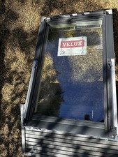 Velux Roof Window GGL Mk06 2070 78 cm X 118 cm Centre Pivot White Painted