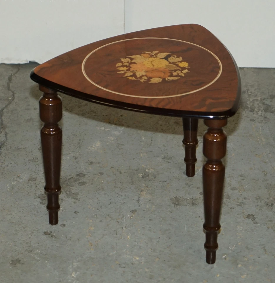 FINE PAIR OF ITALIAN BURR WALNUT MARQUETRY INLAID SIDE END LAMP WINE TABLES - Image 3 of 4