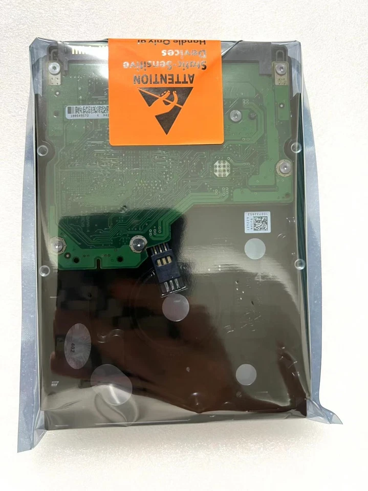 NEW Seagate Cheetah 15K.7 ST3300657SS 300GB 15K 16MB SAS 6Gb/s 3.5" Hard Drive - Image 2 of 3