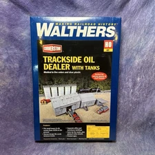 Walthers 933-4059 Trackside Oil Dealer with Storage Tanks Kit HO Scale NIB