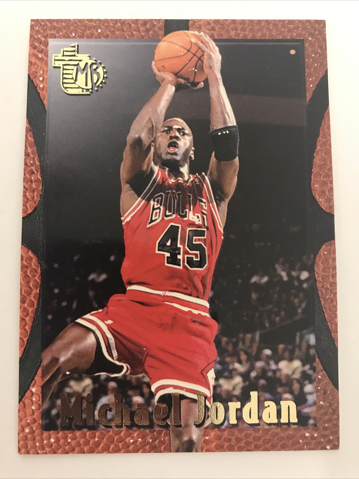 1994-95 Topps Embossed Michael Jordan #121 Chicago Bulls - TCCCX