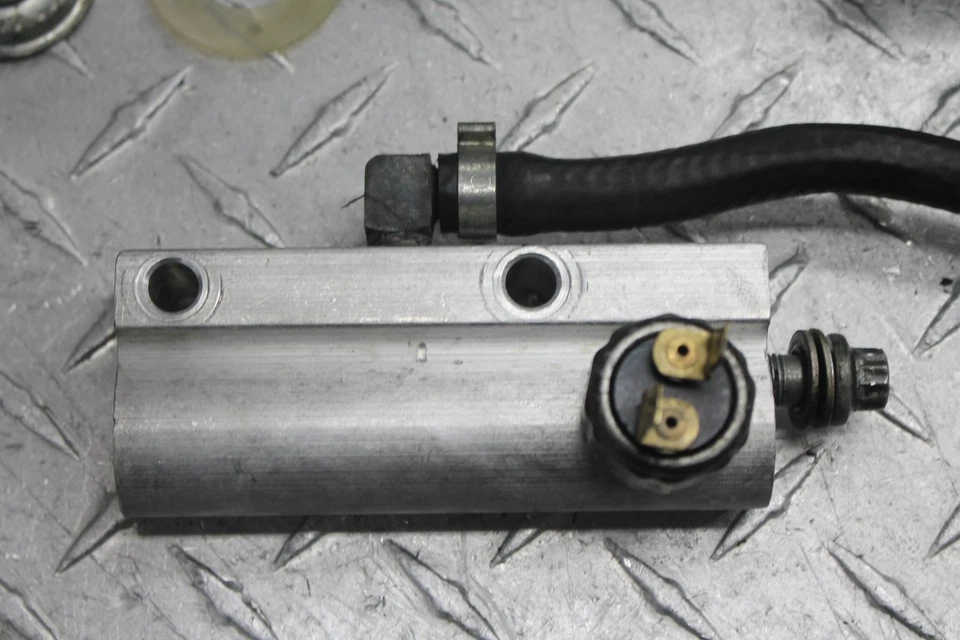 Harley-Davidson Electra Glide Classic 1990 FLHTC freno trasero cilindro maestro Foto 2 de 4