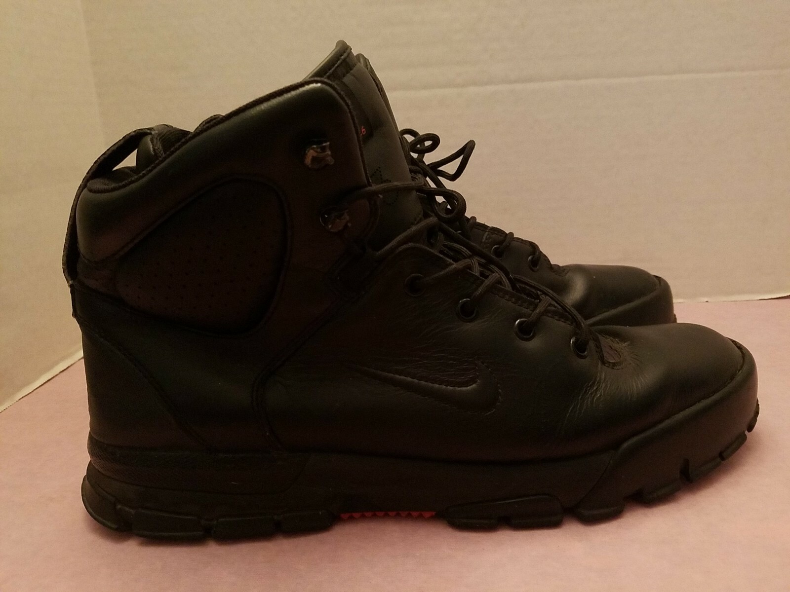 nike air nevist 6 acg mens boots
