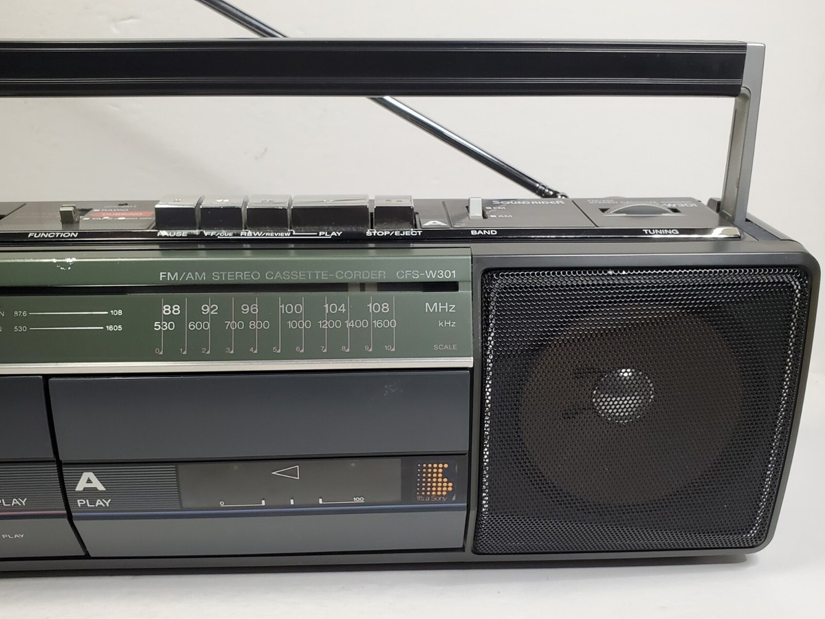 Vintage SONY Boombox CFS-W301 - Dual Cassette Recorder AM/FM Vintage SONY Boombox CFS-W301 - Dual Cassette Recorder AM/FM