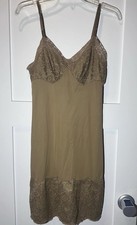 Vanity Fair Women's Nylon Tricot Full Slip Beige Lace Floral Adjustable Size 32