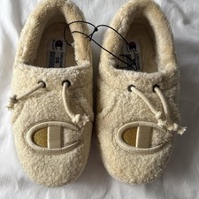 Champion University Super Cozy Slippers Beige Women  s Size 6 New In Box