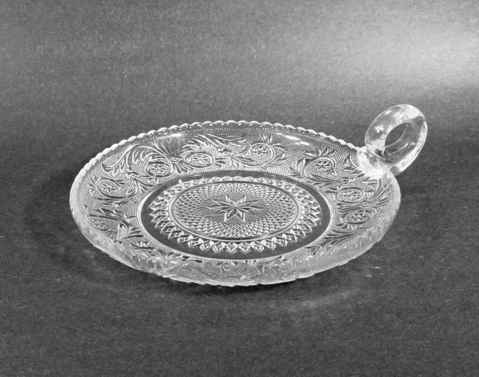 DUNCAN MILLER - EARLY AMERICAN SANDWICH PATTERN - MINT TRAY - 1925-1965