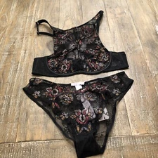 Savage Fenty Floral Black Bra And Panty Set Size 32A And XS