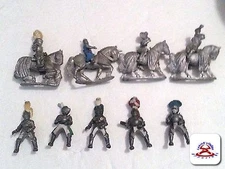 Vintage Lot of 4 Horses and 9 Knights..................(C19B1)