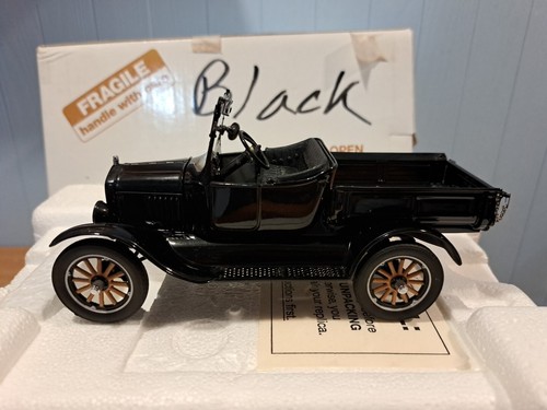 1925 Ford Model T Runabout- 1/24 Scale Danbury Mint Diecast Model - Picture 6 of 16