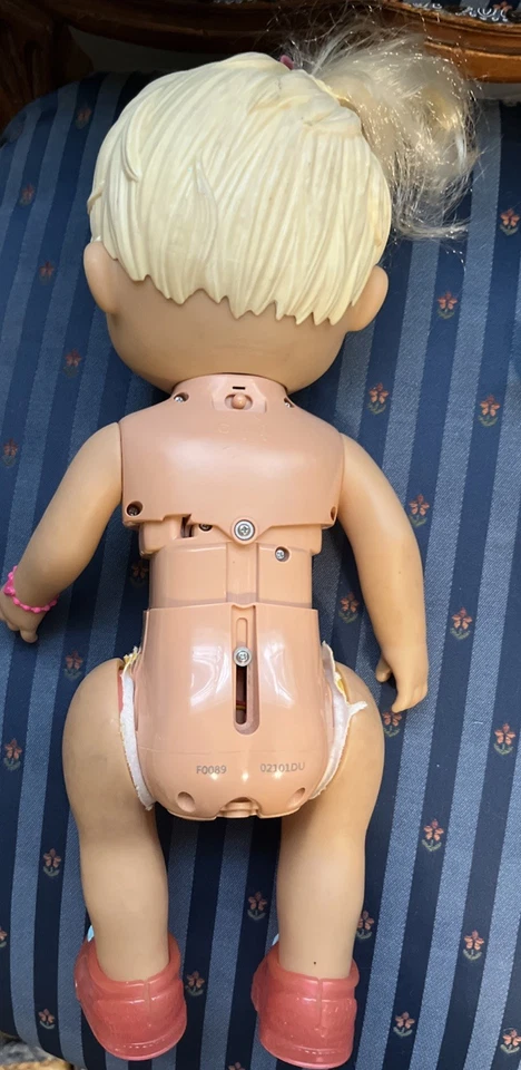 BONECA INTERATIVA BABY ALIVE Spoon Talks, SLURPS Soluços 2019 Olhos Abertos Fechar - Imagem 2 de 4