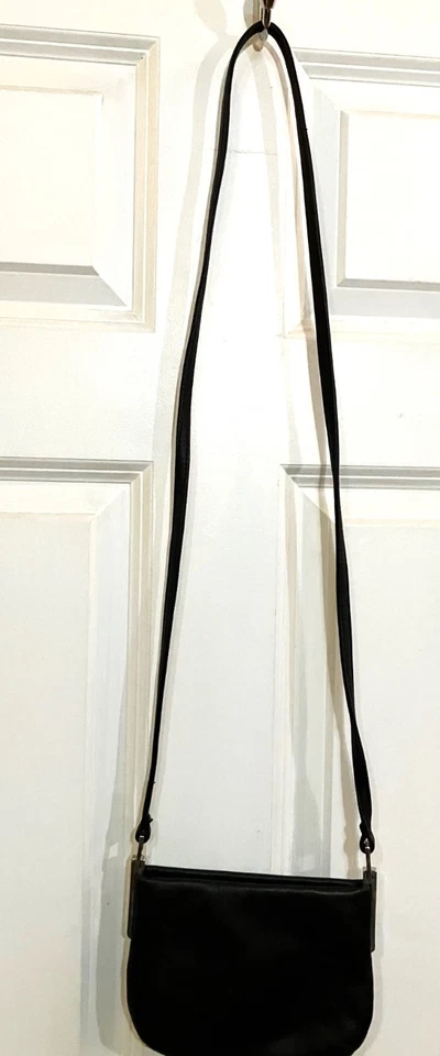 Mini bolsa tiracolo vintage Calvin Klein couro pebble preto boho 7 x 6" - Imagem 3 de 4