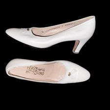 Vintage FERRAGAMO Bone Off White Low Heel Pumps W/ Stitched Bow Sz 7AAAA