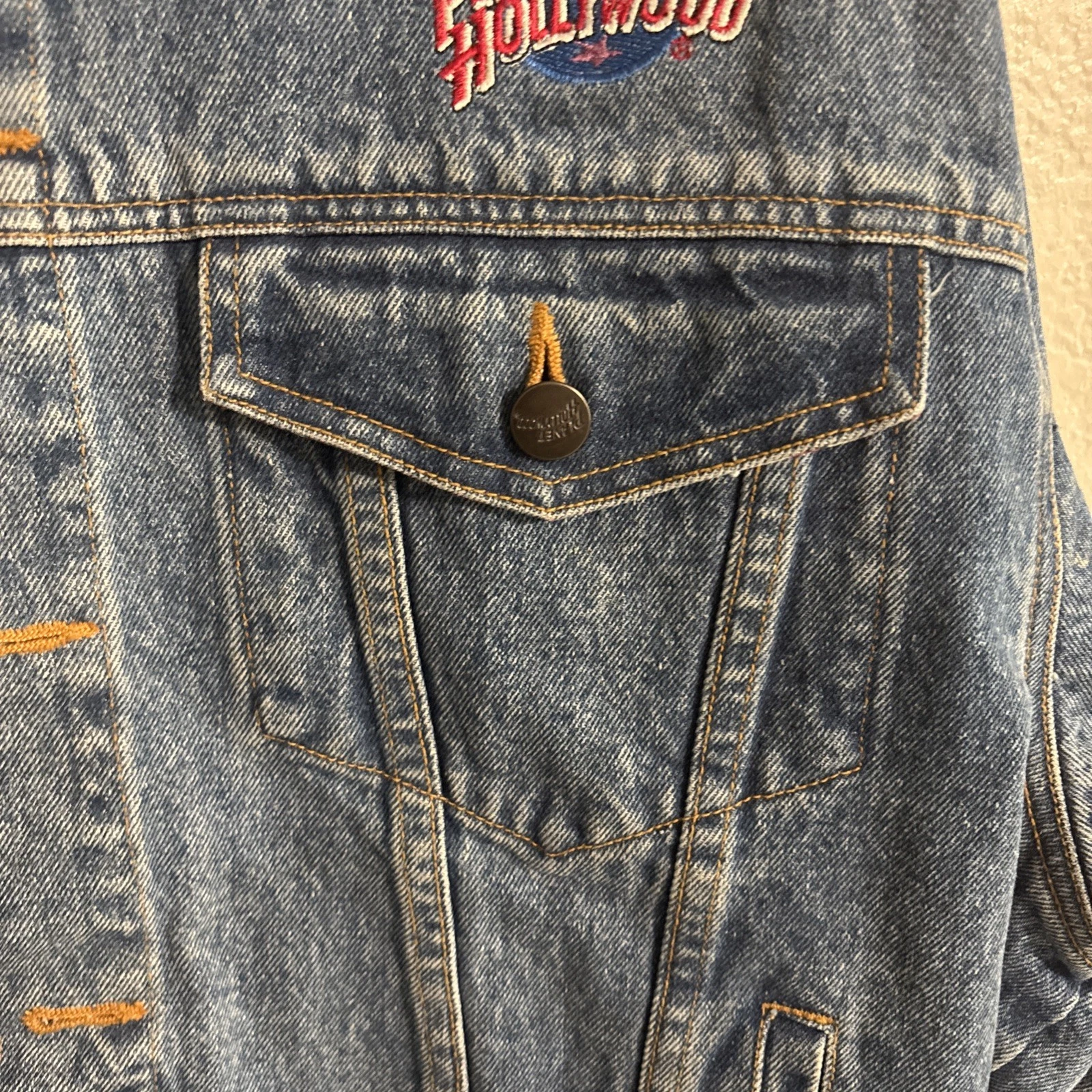 Vintage 1991 PLANET HOLLYWOOD Las Vegas Casino Denim Trucker Jean Jacket Small - product detail image 7