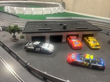 4 Bay Pit Garage for 1/32 scale Slot Cars