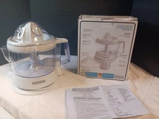 Black & Decker 32 Oz. Electric Citrus Juicer CJ630 White BPA Free TESTED EUC