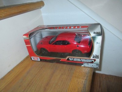 2018 DODGE CHALLENGER SRT HELLCAT RED 1/24 DIECAST MODEL CAR BY MOTOR MAX