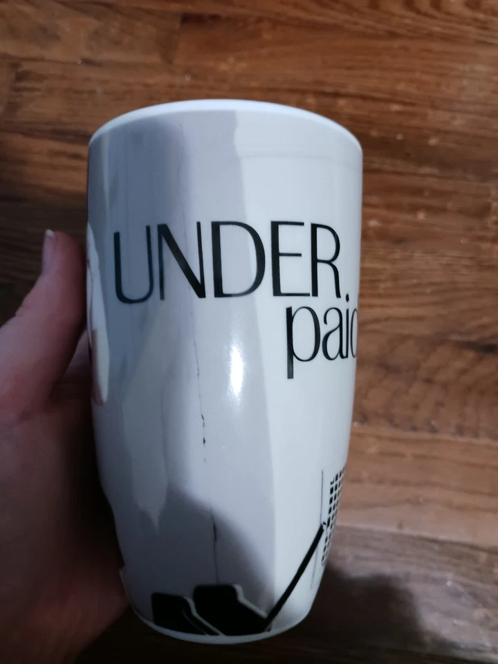 Taza de café retro vintage mal pagada limpieza dama mujer fuerte divertida Foto 3 de 4