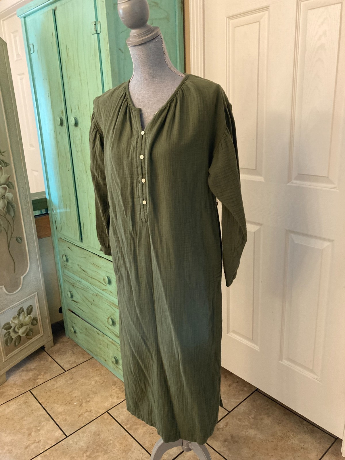 UNIVERSAL THREADS, LONG SLEEVE, BUTTONED, SHIFT L… - image 2