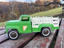 VTG 1960’s Hubley Mighty Metal Green Stake Body Farm Truck Toy