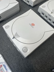 SEGA Dreamcast 4 Console Lot Controllers Cables 7 Games MvC 2 Tech Romancer