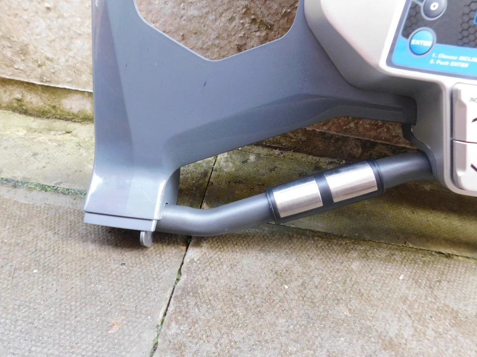 Nautilus T626 Treadmill Console Assembly ONLY UNTESTED READ NOTES - Image 2 of 4