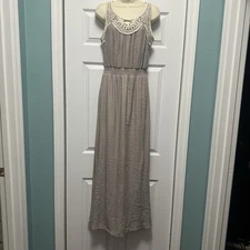 EUC women's AB STUDIO Light Gray With Crochet Accent Beach MAXI DRESS Medium