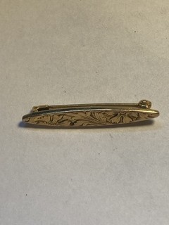 Vintage 10K Gold Bar Pin With Decorative Filigree 1” Long .62 Grams